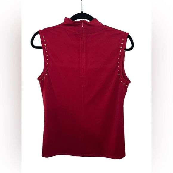 Elegant Red Sleeveless Top - Picture 2 of 5